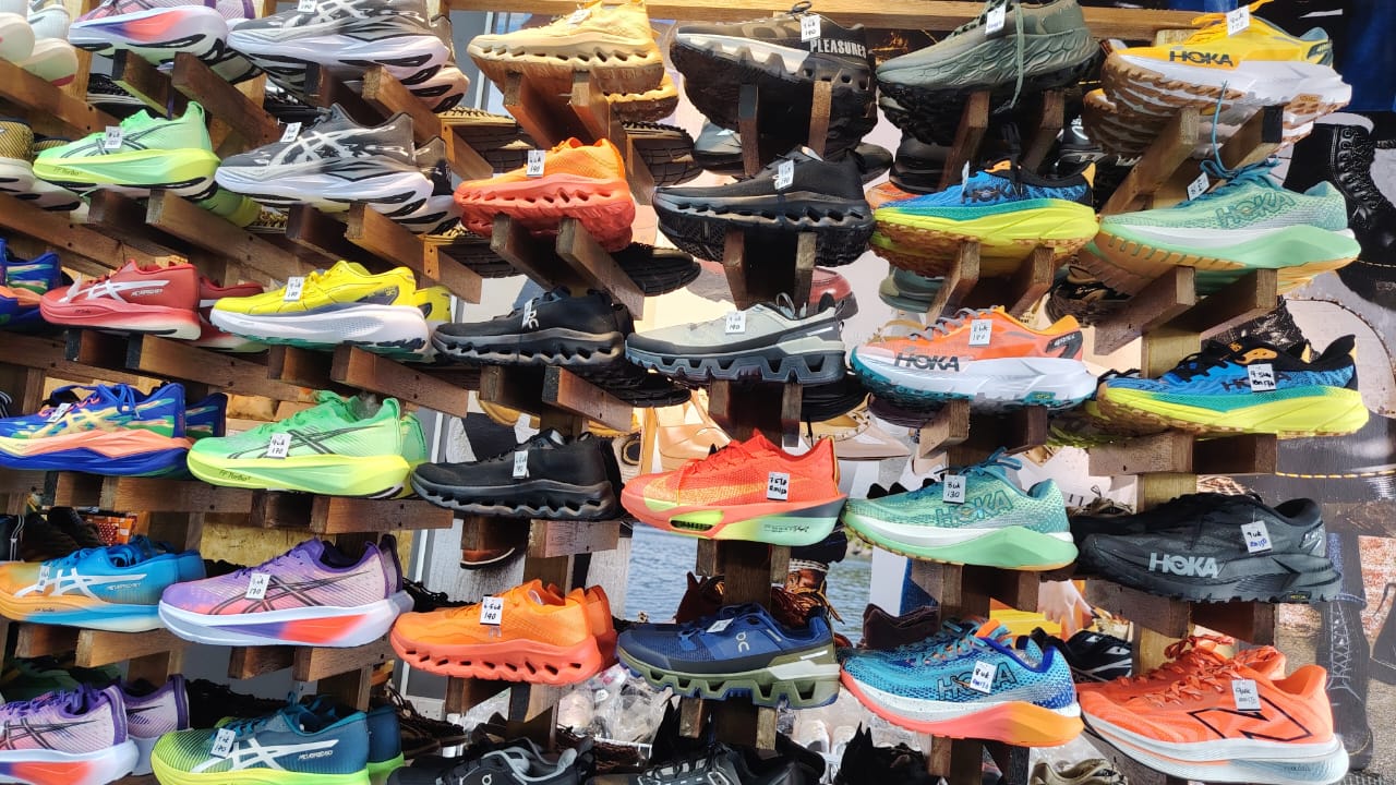 Rak kasut running & sport